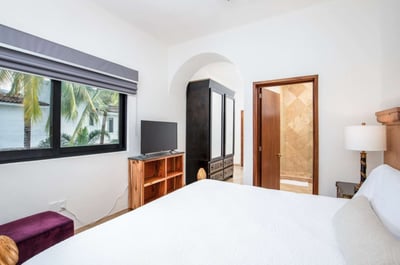 Luxury Villa Photo #33