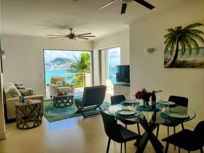 Luxury Villa Photo #7