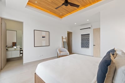 Luxury Villa Photo #31