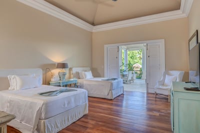 Luxury Villa Photo #43