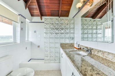 Luxury Villa Photo #15