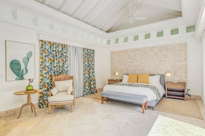 Luxury Villa Photo #32