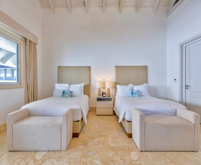 Luxury Villa Photo #50