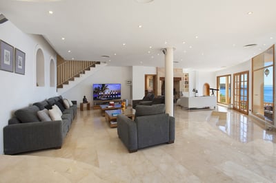 Luxury Villa Photo #8
