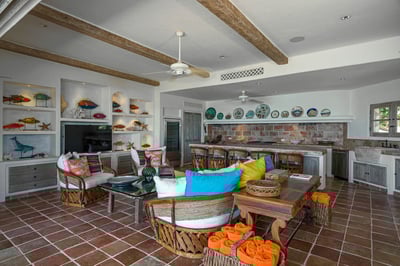 Luxury Villa Photo #11