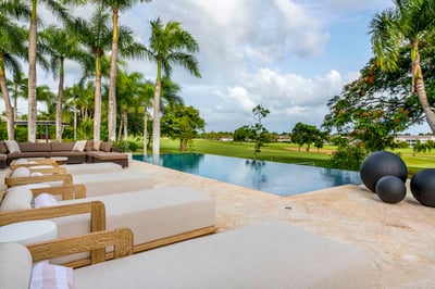 Luxury Villa Photo #6