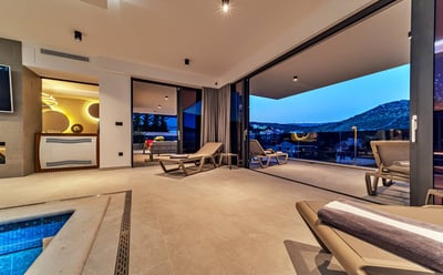Luxury Villa Photo #10