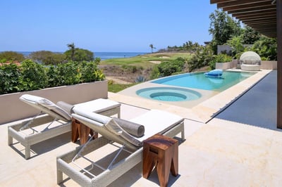 Luxury Villa Photo #3