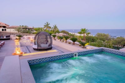 Luxury Villa Photo #7