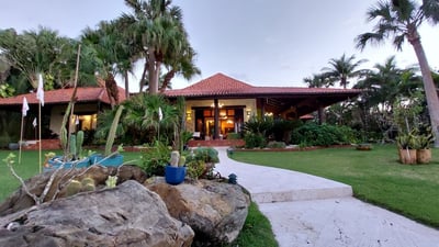 Luxury Villa Photo #29