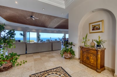 Luxury Villa Photo #20