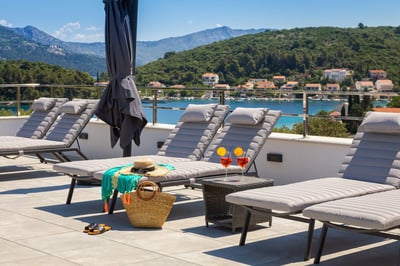 Luxury Villa Photo #32