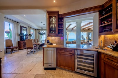 Luxury Villa Photo #25
