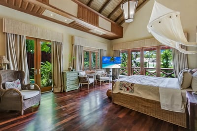 Luxury Villa Photo #16