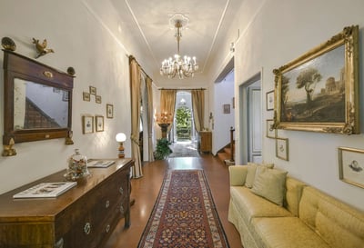 Luxury Villa Photo #14