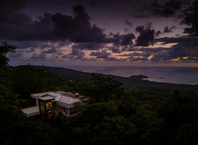 Luxury Villa Photo #23