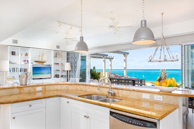 Luxury Villa Photo #4