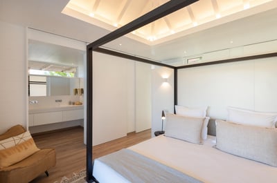 Luxury Villa Photo #11