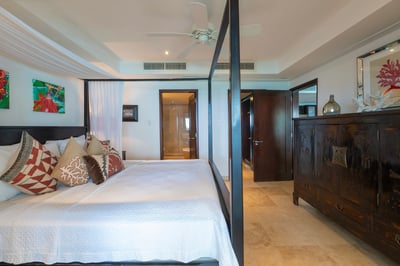 Luxury Villa Photo #6