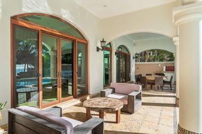 Luxury Villa Photo #14