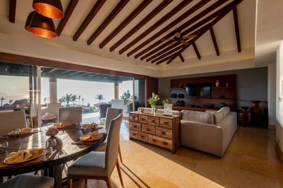 Luxury Villa Photo #11