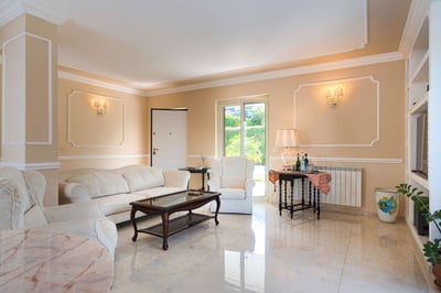 Luxury Villa Photo #18
