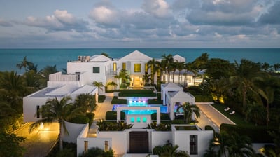 Luxury Villa Photo #3