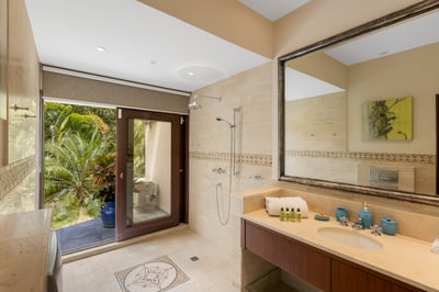 Luxury Villa Photo #56