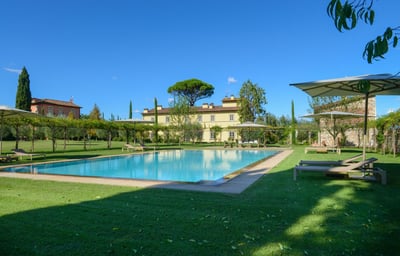 Luxury Villa Photo #2