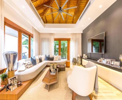 Luxury Villa Photo #9