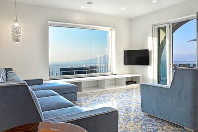 Luxury Villa Photo #11