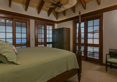 Luxury Villa Photo #37