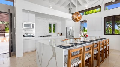 Luxury Villa Photo #6