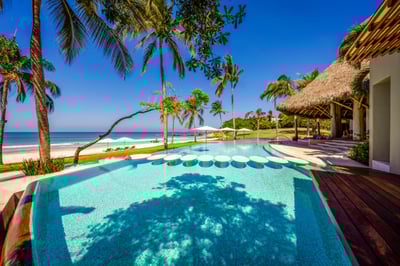 Luxury Villa Photo #4