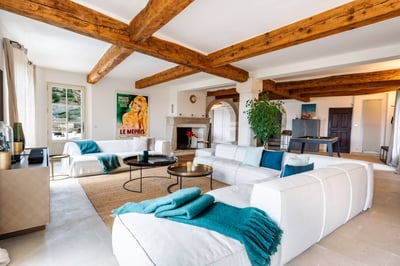 Luxury Villa Photo #16