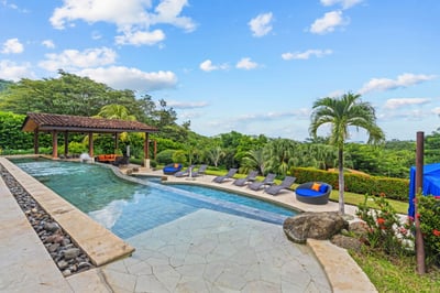 Luxury Villa Photo #10