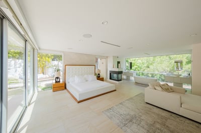 Luxury Villa Photo #65