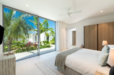 Luxury Villa Photo #22