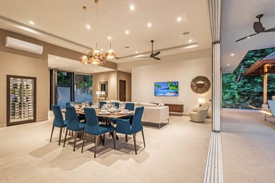 Luxury Villa Photo #26