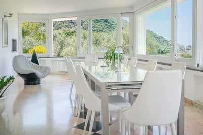 Luxury Villa Photo #18