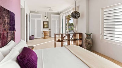 Luxury Villa Photo #18