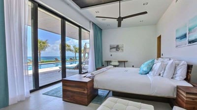Luxury Villa Photo #33