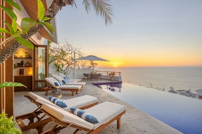 Luxury Villa Photo #13