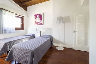 Luxury Villa Photo #35