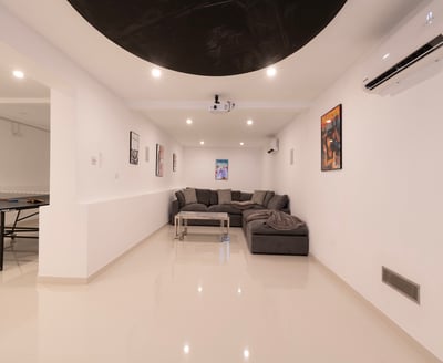 Luxury Villa Photo #14
