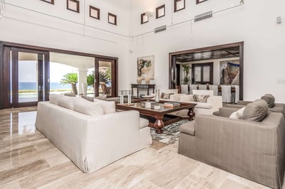 Luxury Villa Photo #12