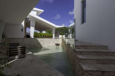 Luxury Villa Photo #15