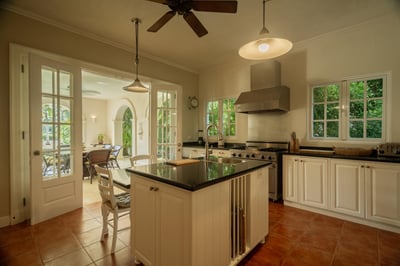 Luxury Villa Photo #23