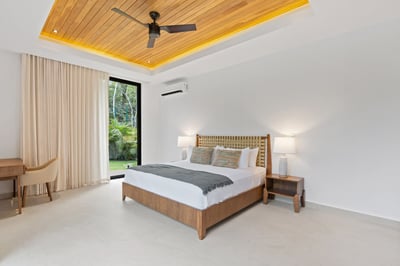 Luxury Villa Photo #19