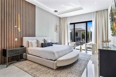 Luxury Villa Photo #43
